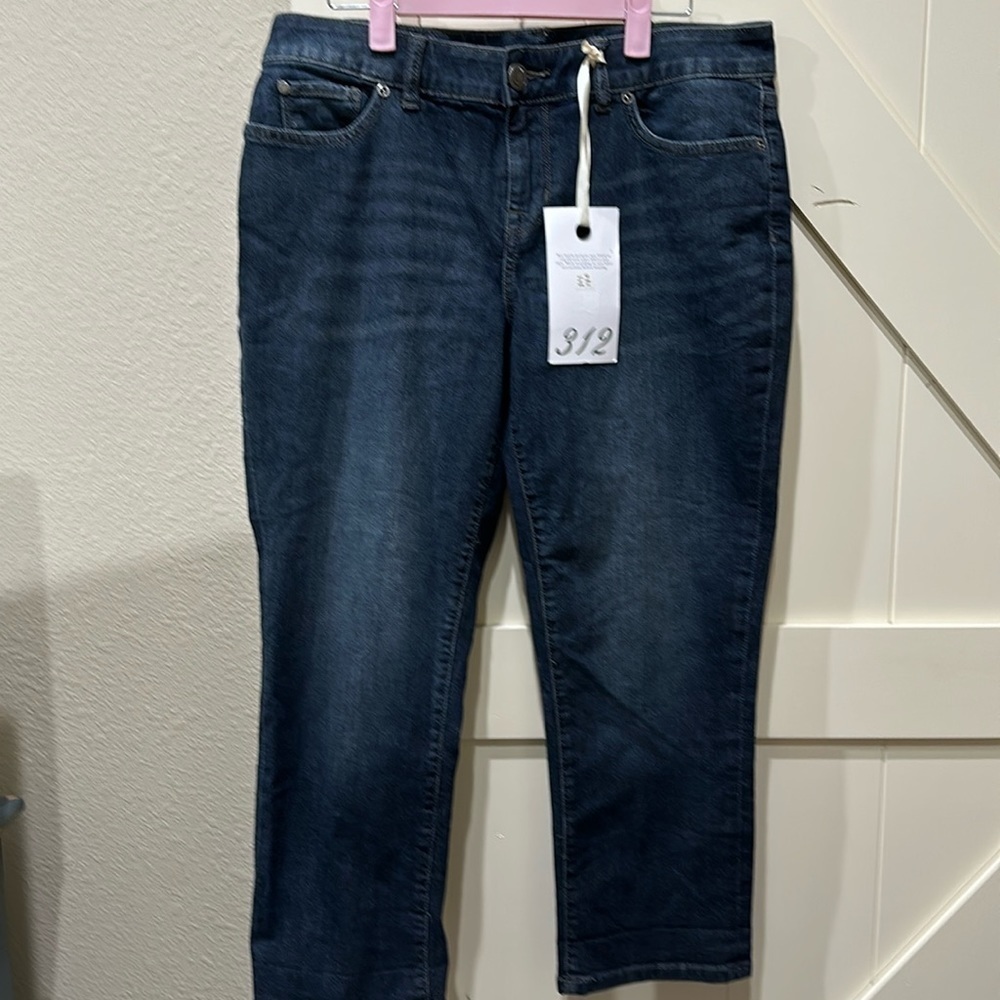 The Limited 312 capri jeans. Waist flat 16”. Length 32.5